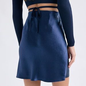 Aritzia Babaton Luxurious Slip Mini Skirt